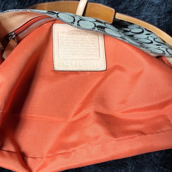 2 Small COACH Bags - Picture 6 of 8